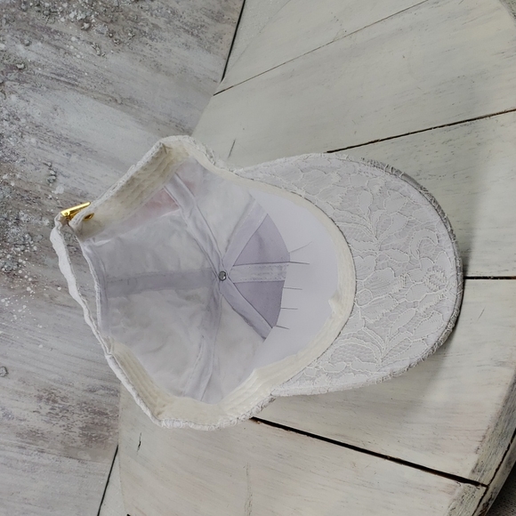 COPY - - Miss to Mrs white lace adjustable cap - Picture 6 of 6